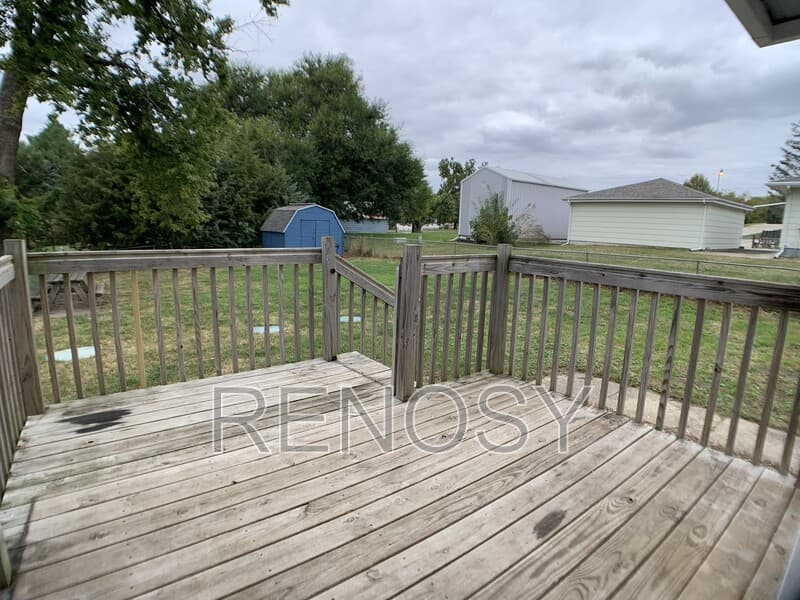 Des Moines House: 5174 NE 6th Ct