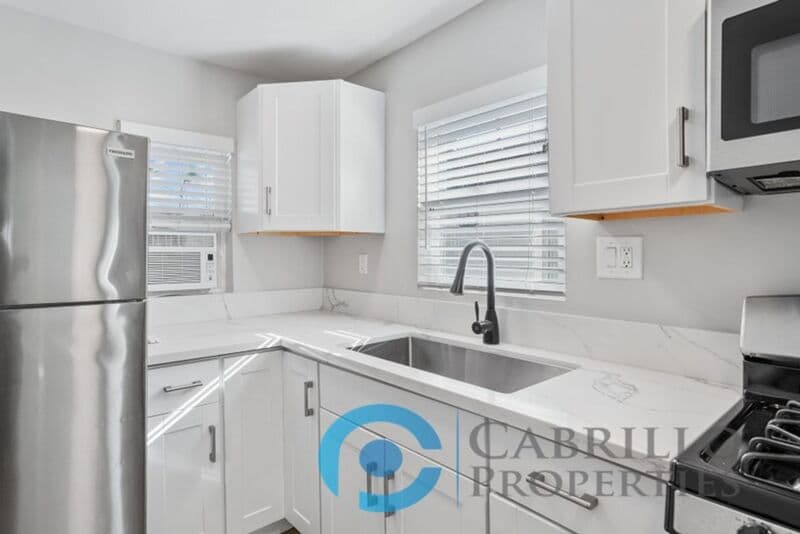 San Diego House: 4853 Mansfield Street