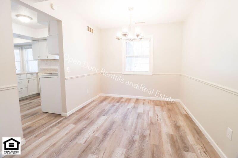 Fort Wayne House: 3303 Shoaff Park River Drive