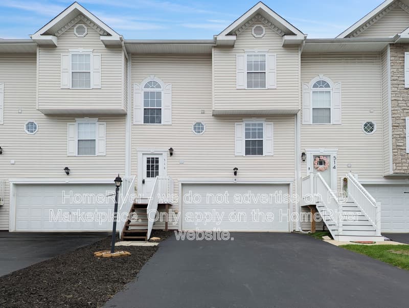 Cranberry Township Townhome: 516 Ten Point Ln