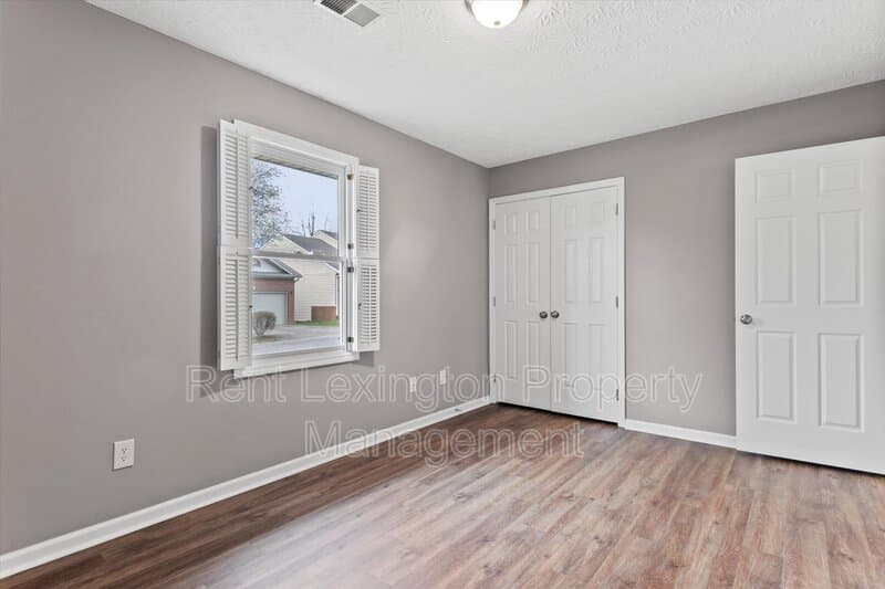 Lexington House: 3534 Cave Hill Place