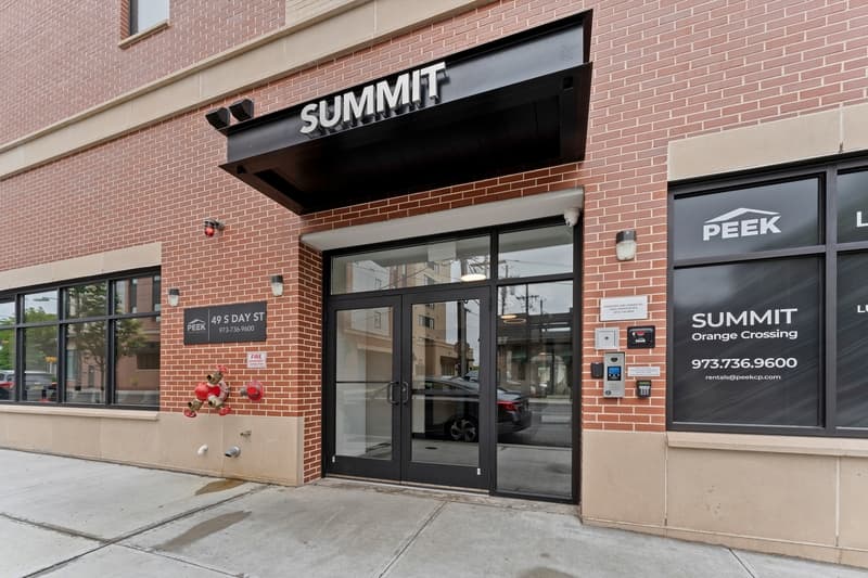 Orange Condo: 49s Day St. - 419