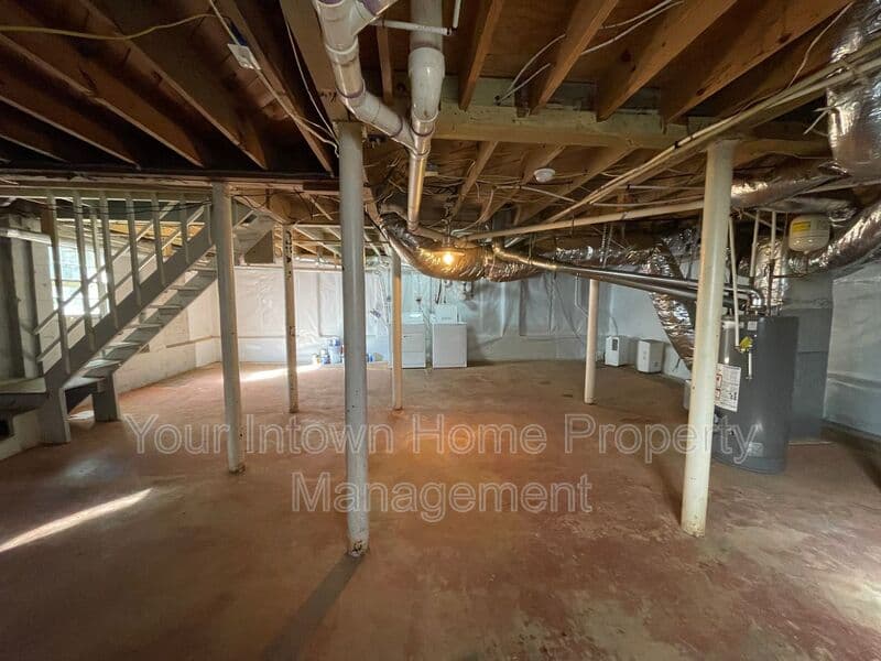 Atlanta House: 82 Rogers Street SE