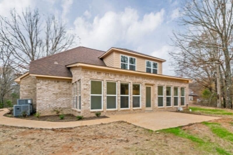 Byhalia House: 31 Scattered Oak Drive