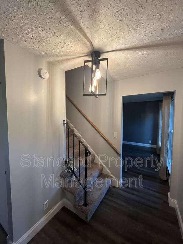 Rochester House: 43 Applewood Drive