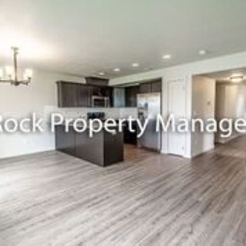 Spokane Valley Condo: 2009 North Flora Road