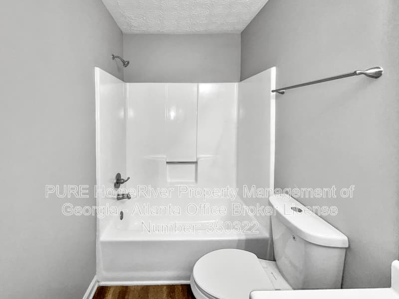 Riverdale House: 8432 Cedar Creek Rdg