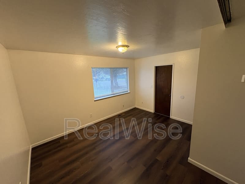 Sutherlin House: 231 Hawthorne St