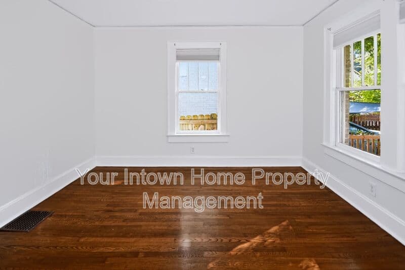 Atlanta House: 1420 Beatie Ave Sw