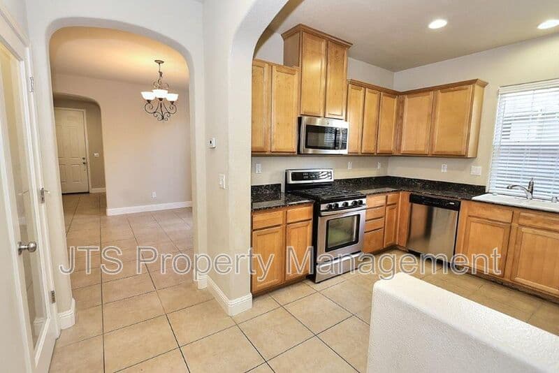 Orangevale House: 9041 Crescenda Lane