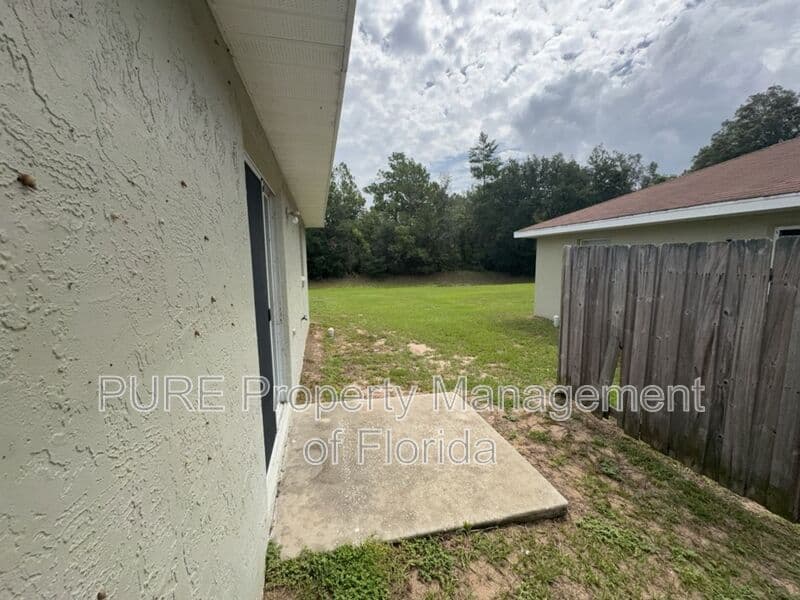 Ocala House: 7455 Midway Terrace