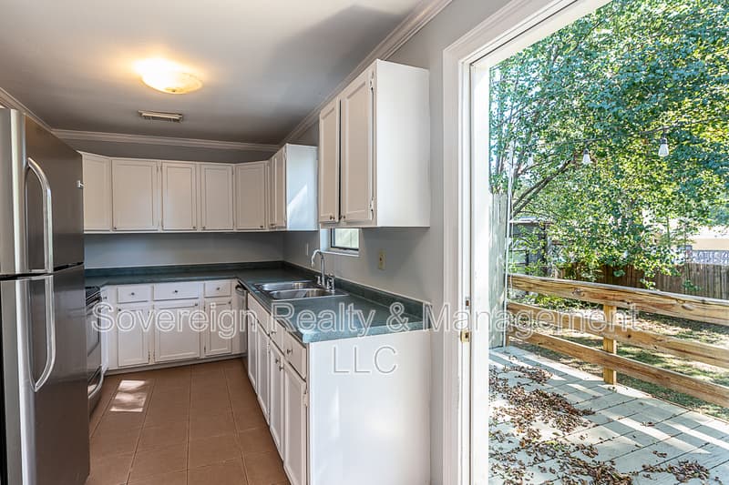 Atlanta House: 568 Stokeswood Ave SE