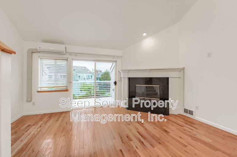 Portland Condo: 201 N Hayden Bay Dr
