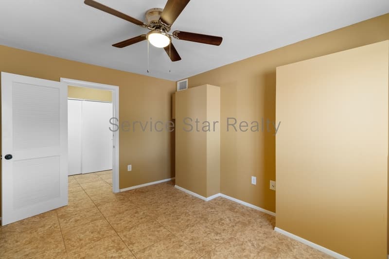 Sun City House: 9425 W Rolling Hills Dr
