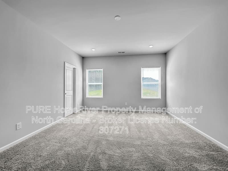 Angier House: 32 Foxton Pl