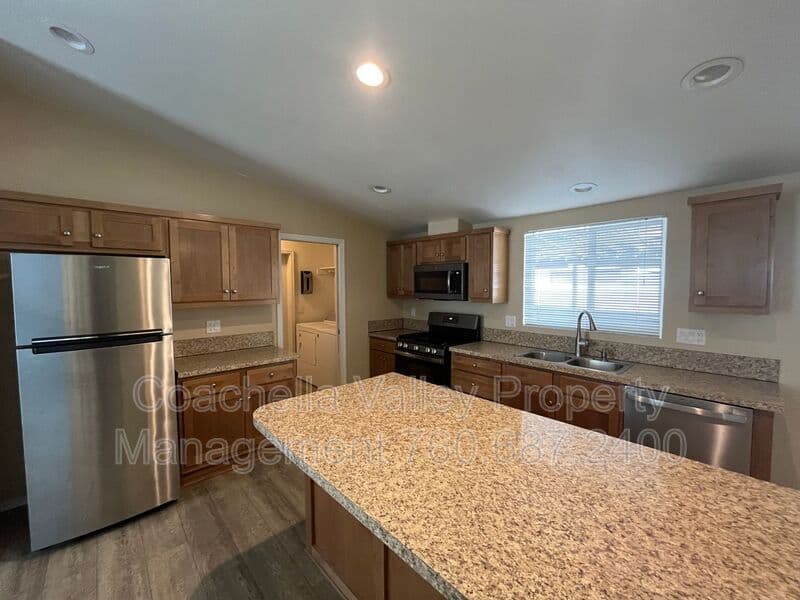 Desert Hot Springs House: 15300 Palm Dr