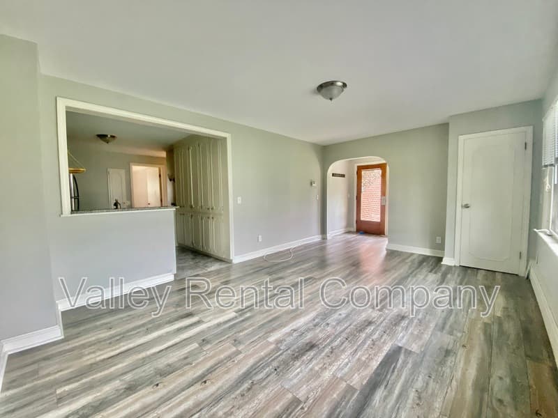 South Hadley Condo: 72 Lyman Street - 3