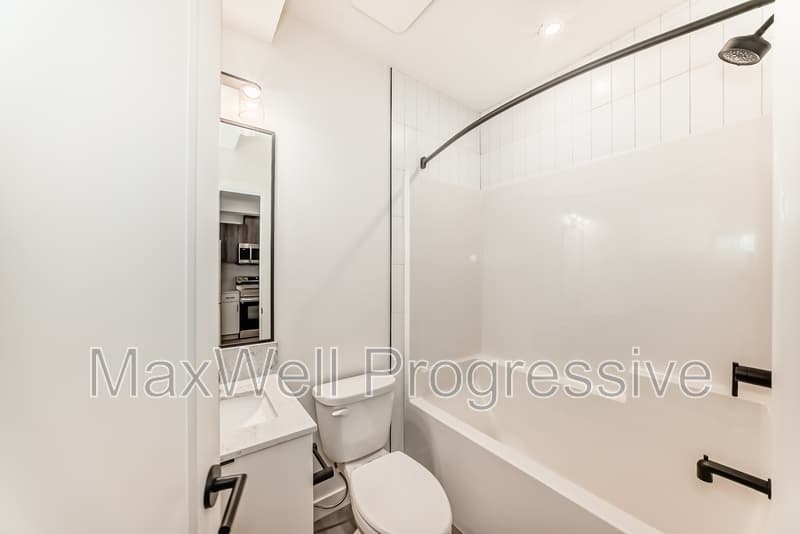 Edmonton Townhome: 15720 103 Ave