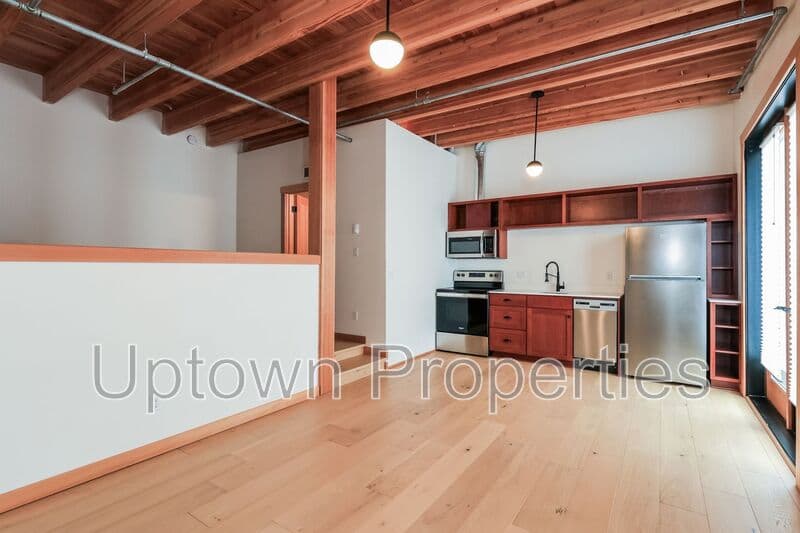 Portland House: 1515 N ROSA PARKS WAY