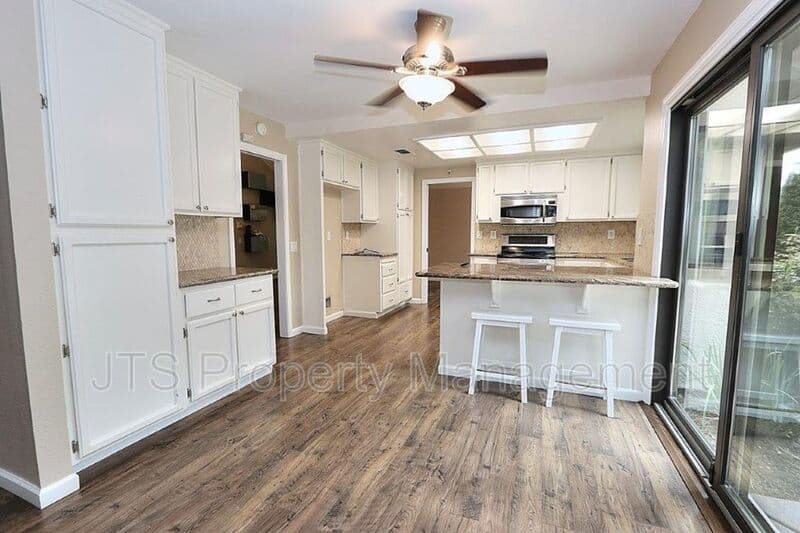 Gold River House: 2173 Roaring Camp Drive