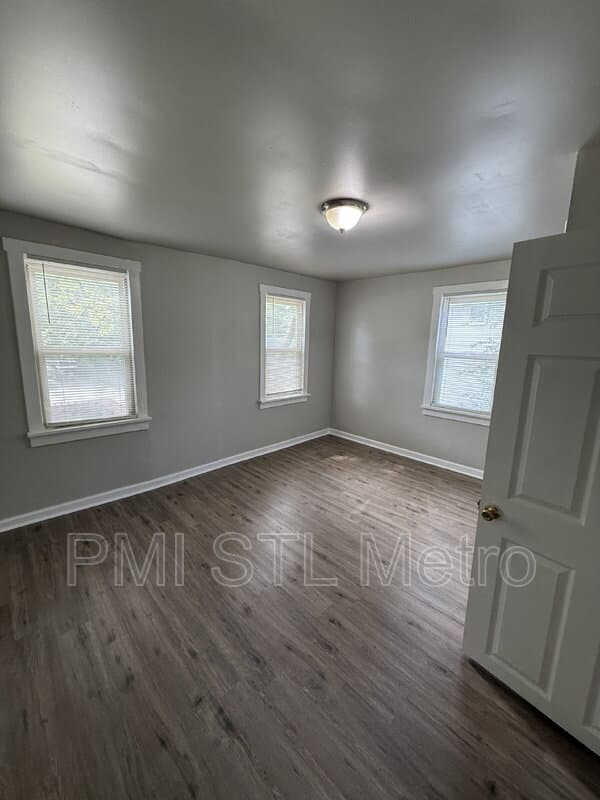 Saint Louis House: 6170 Emerald Avenue