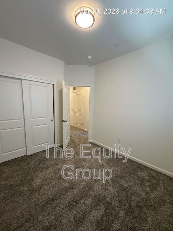 Visalia Condo: 733 S Pinkham