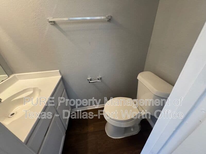 Irving Condo: 4004 W. Pioneer Dr.