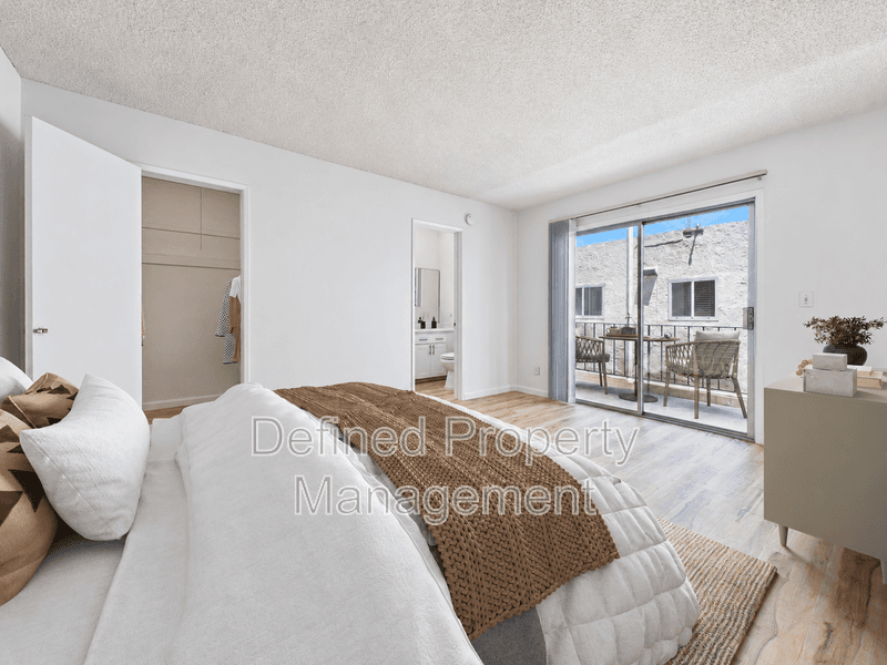 SHERMAN OAKS Condo: 14955 DICKENS ST