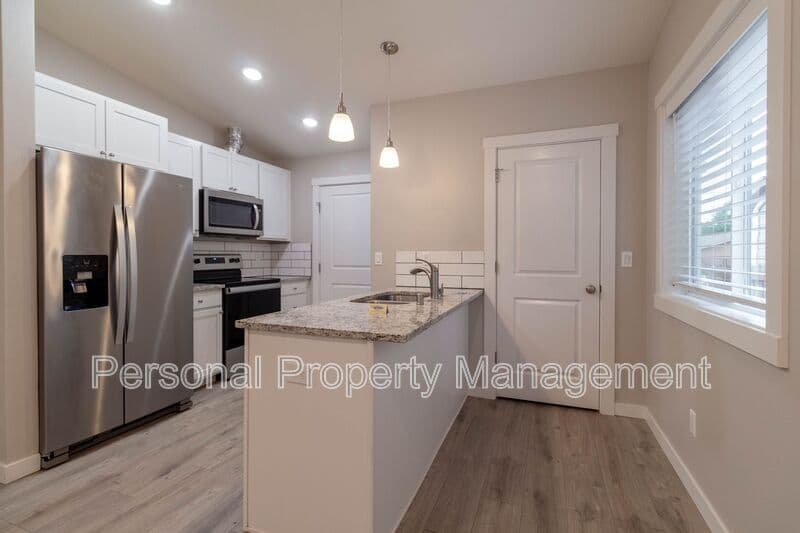 Vancouver Townhome: 3507 Y St
