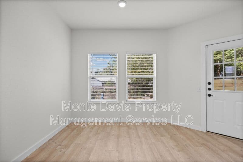 Austin Condo: 1802 Springdale Rd