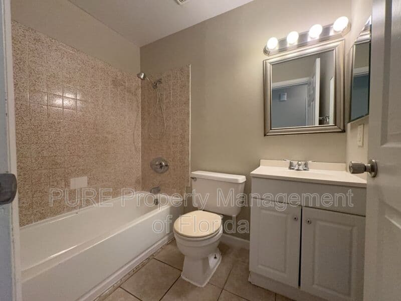 Summerfield House: 13606 SE 48th Court