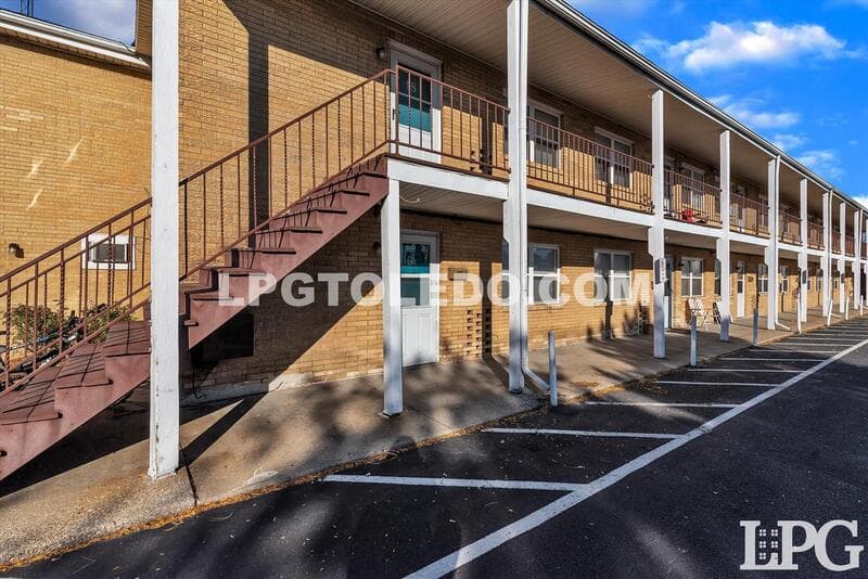 Toledo Condo: 4425 Talmadge Rd