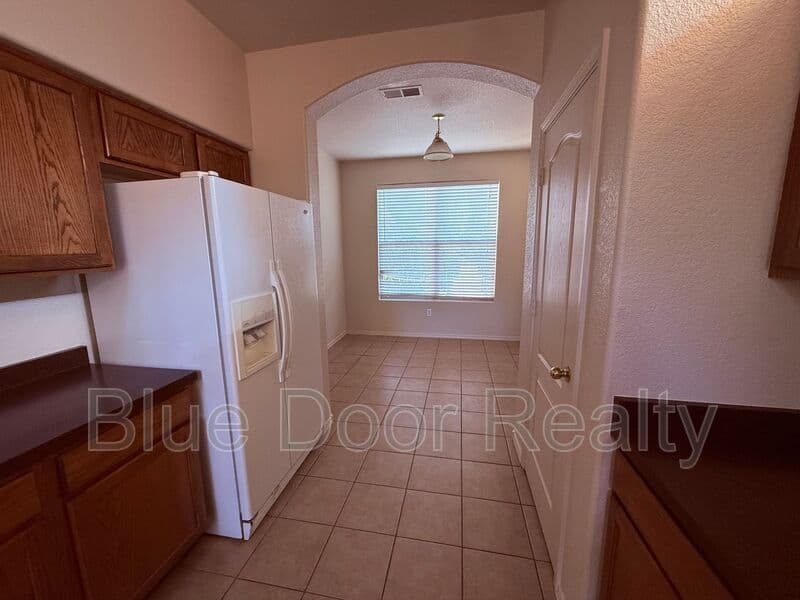 Rio Rancho House: 1379 Peppoli Loop
