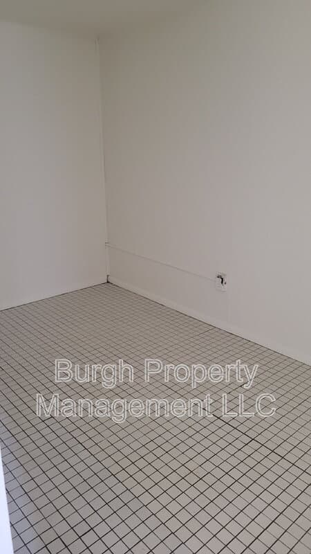 Charleroi Condo: 534 Fallowfield Avenue