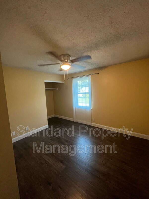Rochester House: 43 Applewood Drive