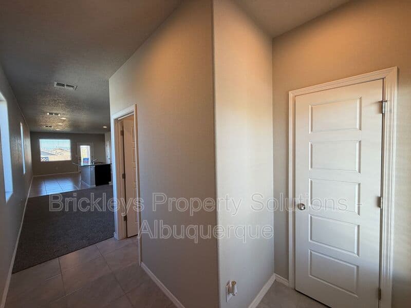 Rio Rancho House: 4875 Mount Salas St NE