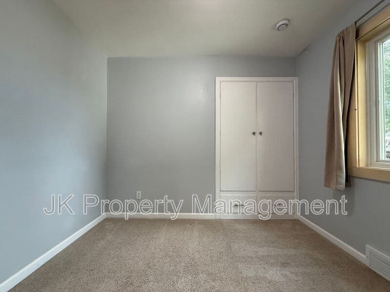 Great Falls House: 3209 5th Ave S