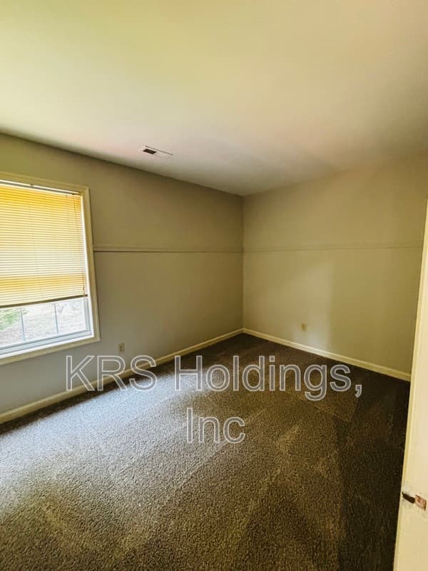 Chester House: 15012 Pine Vista Ln