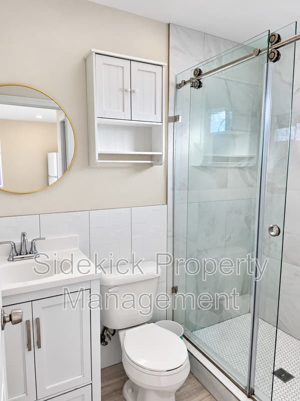 Whittier House: 8620 Greenleaf Ave