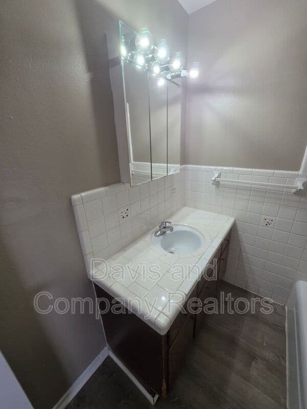 Midland Condo: 3001 W Ohio Ave