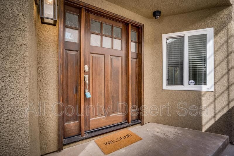 Huntington Beach House: 621 8th St