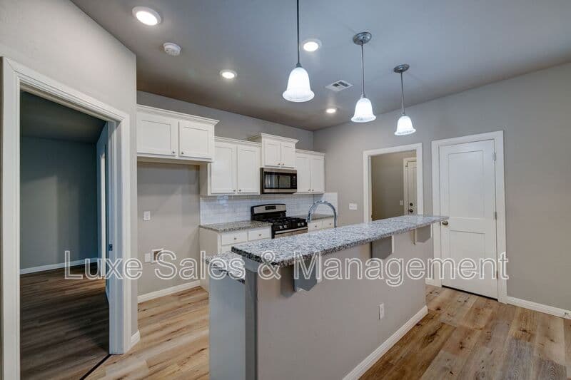 Edmond House: 6259 NW 177th Circle