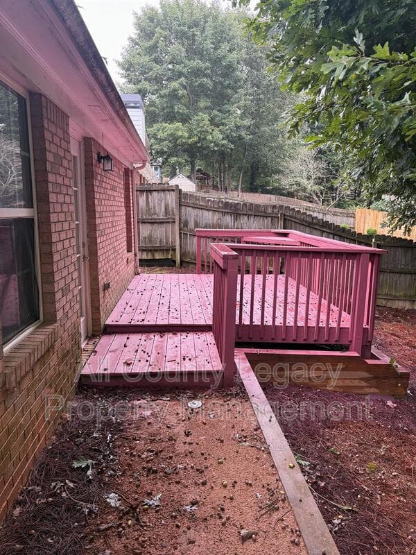 Snellville House: 2803 Newtons Crest Cir
