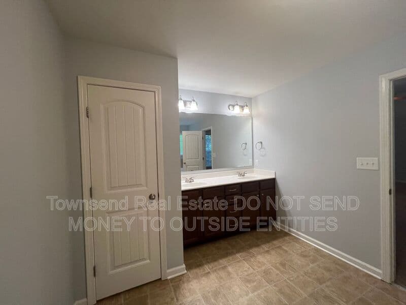 Fayetteville House: 6426 Burnside Place