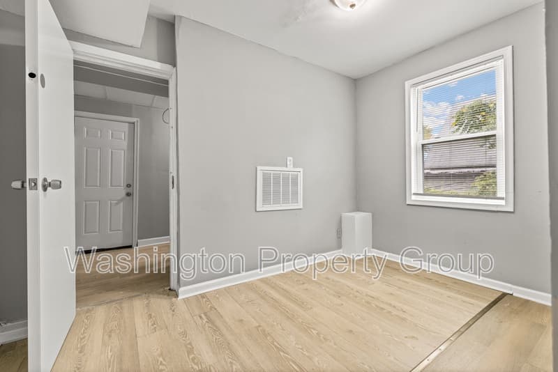 Baltimore House: 206 E 25th St