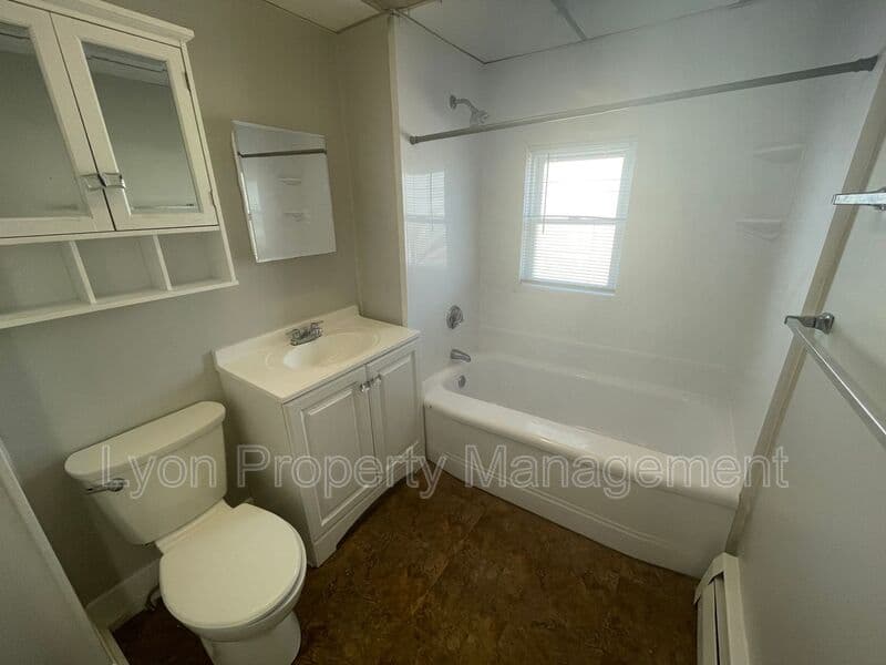 Westerly Condo: 5 Vose St