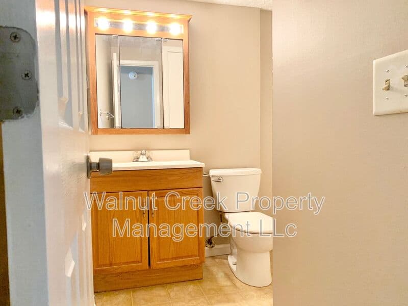 Elyria Condo: 172 Brunswick