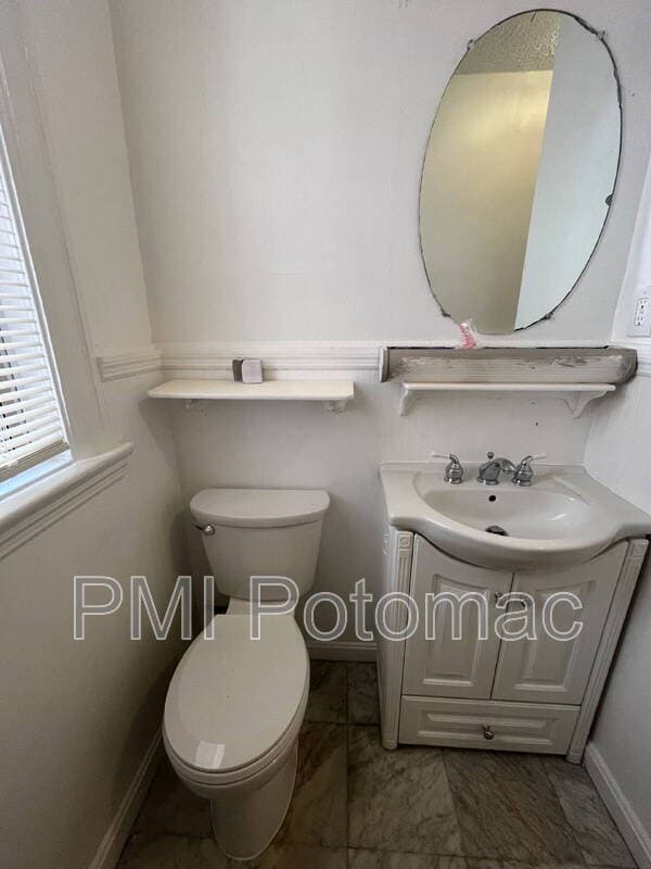 Washington Condo: 1401 Columbia Rd NW