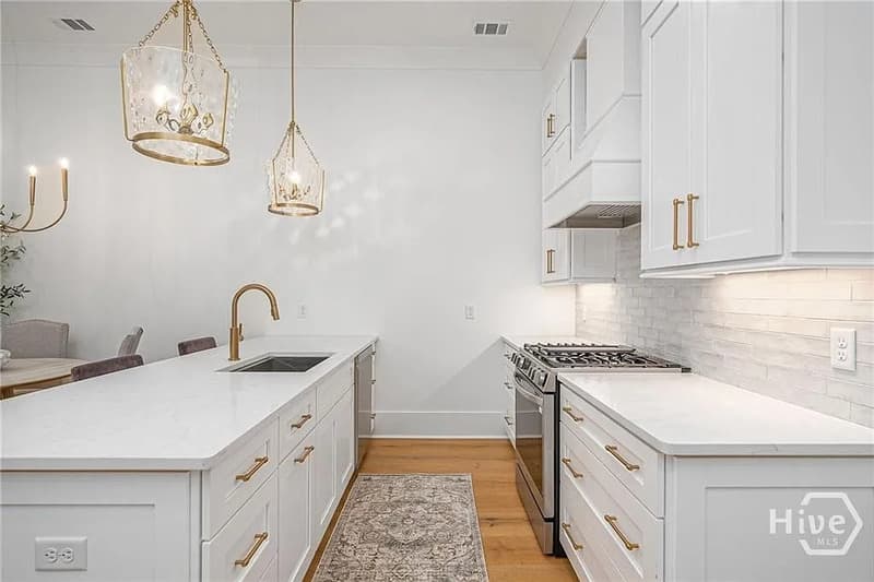 Savannah Condo: West 38th Street - 304