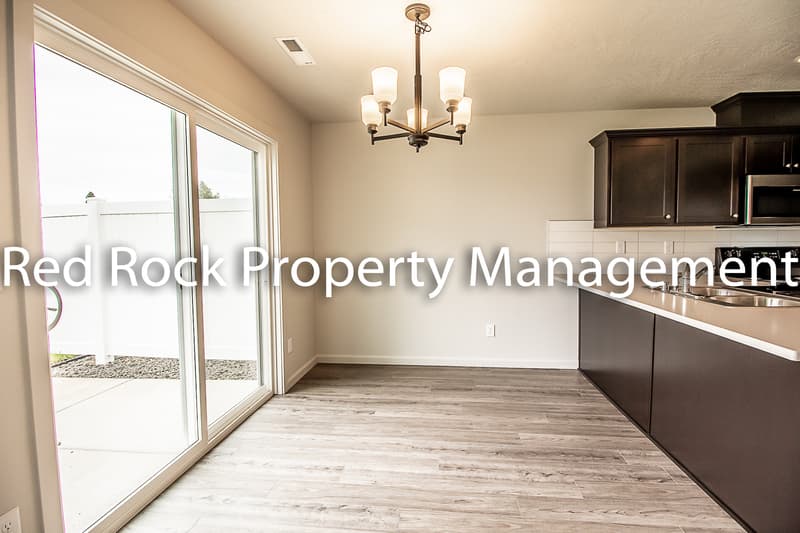 Spokane Valley Condo: 2009 North Flora Road